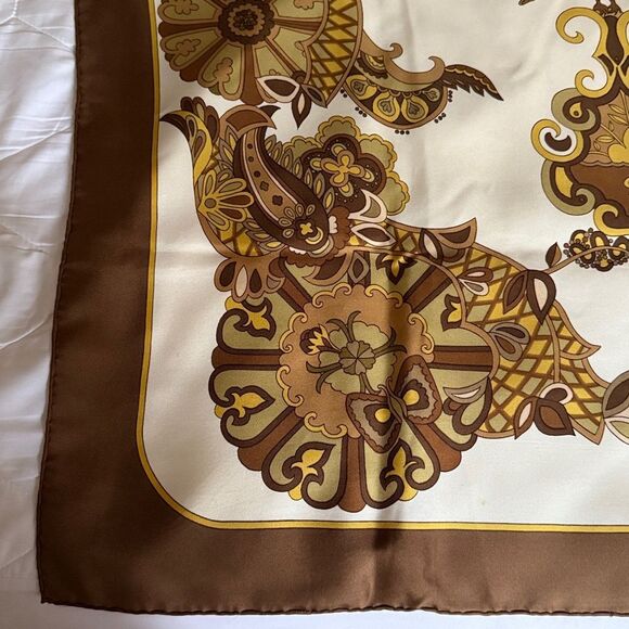 Hermes Carre 90 Cendrillon Silk Scarf. Brown, Gold, Green. - Picture 5 of 9
